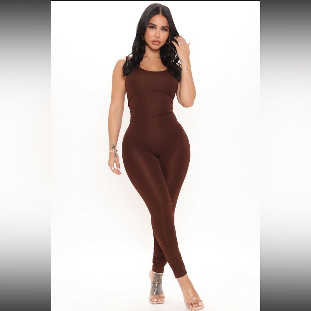Fashion nova jumpsuit